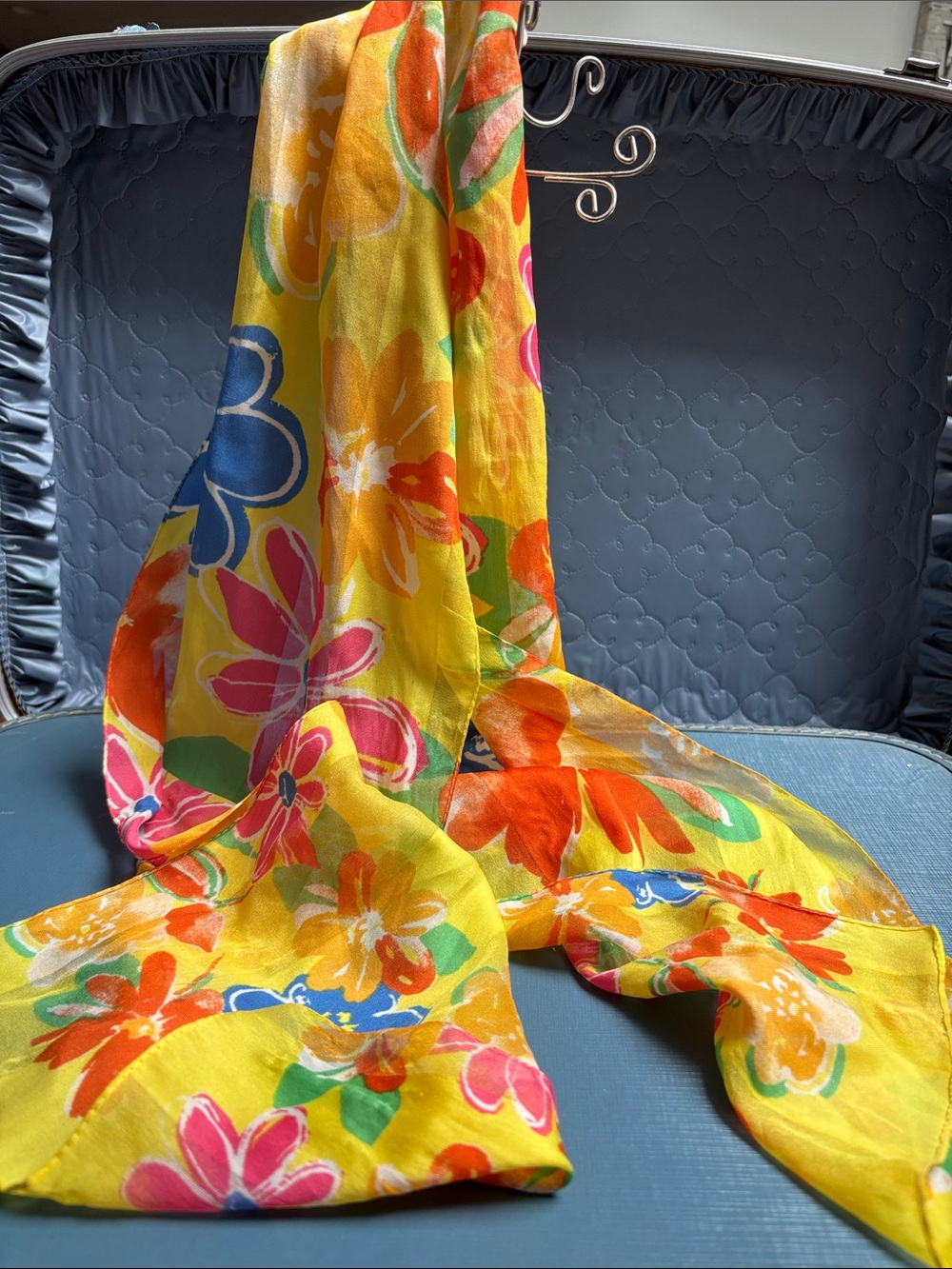 VTG floral multicolor scarf